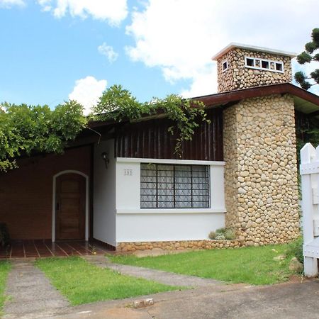 Casa Aconchegante No Capivari Campos do Jordão Eksteriør billede