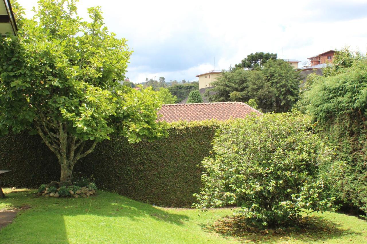 Casa Aconchegante No Capivari Campos do Jordão Eksteriør billede